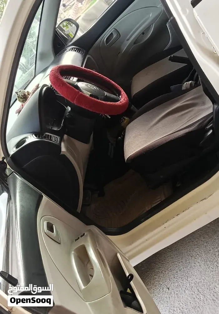 Kia Picanto 2011 photo 2
