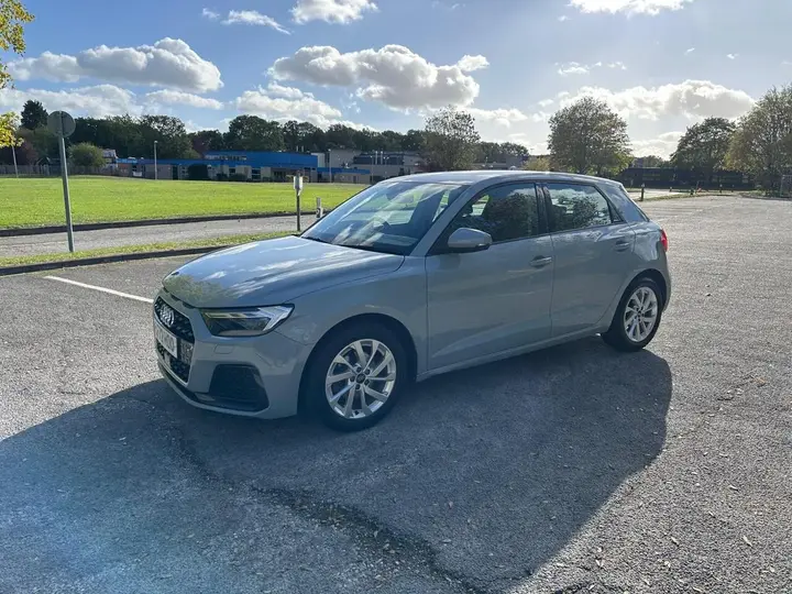 Audi A1 2023 photo 2