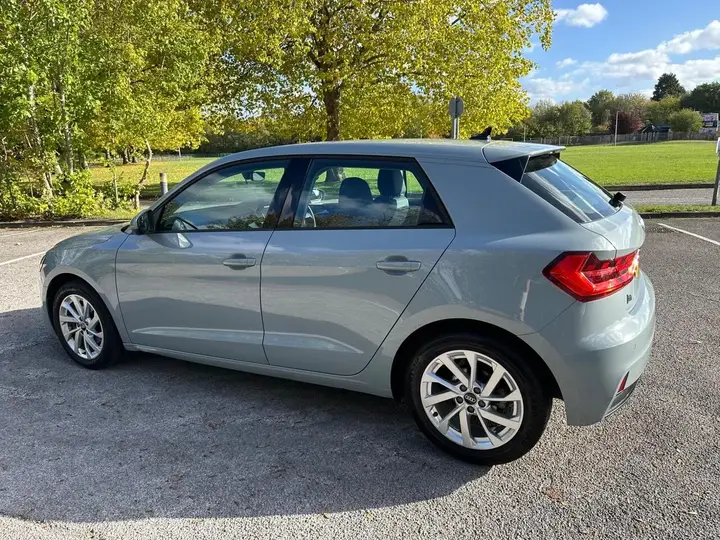 Audi A1 2023 photo 3