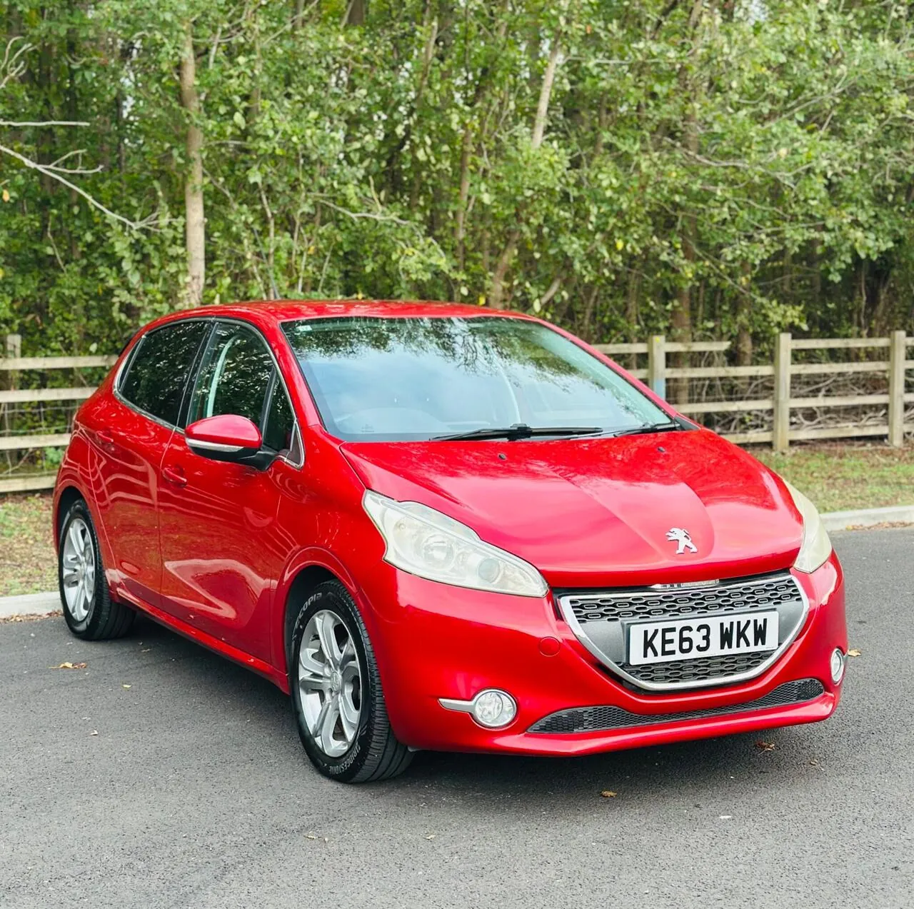 Peugeot 208 2013 photo 4