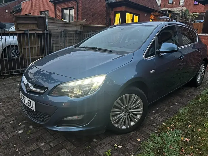 Vauxhall Astra 2015 photo 4