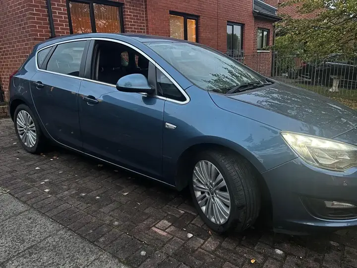 Vauxhall Astra 2015 photo 5