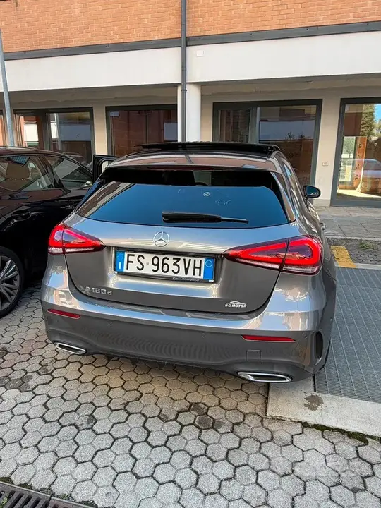 Mercedes-Benz A 180 2018 photo 4