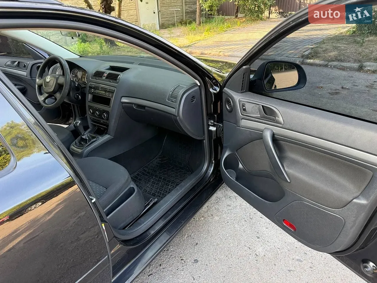 Skoda Octavia 2011 photo 4