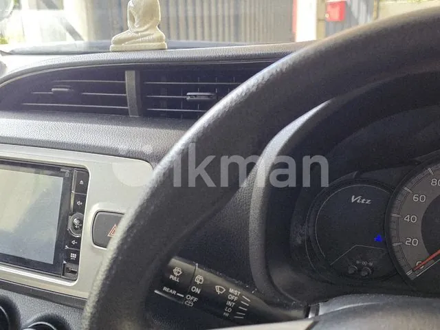 Toyota Vitz 2016 photo 5