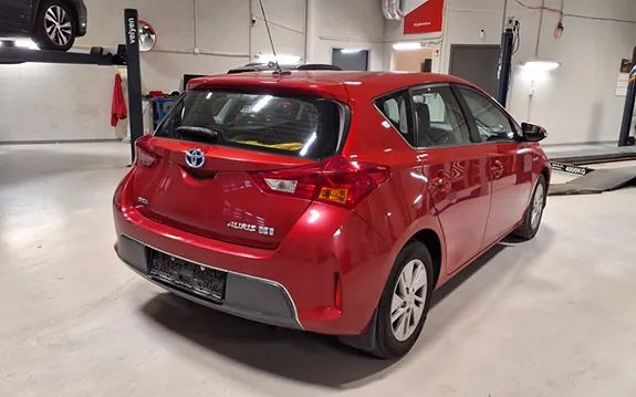 Toyota Auris 2013 photo 5