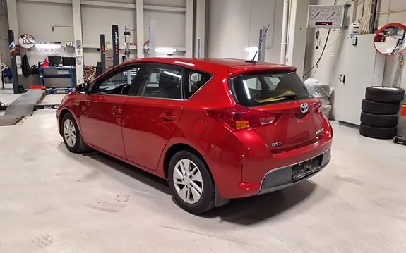 Toyota Auris 2013 photo 3