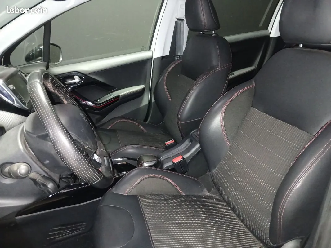 Peugeot 2008 2018 photo 2