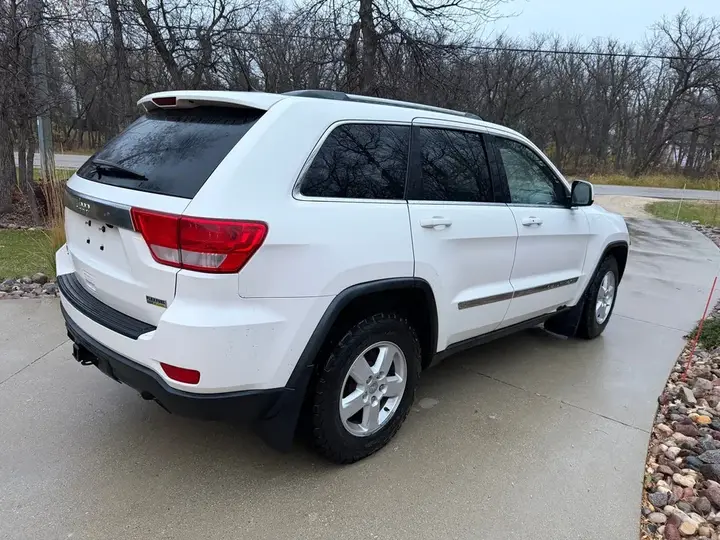 Jeep Grand Cherokee 2011 photo 4
