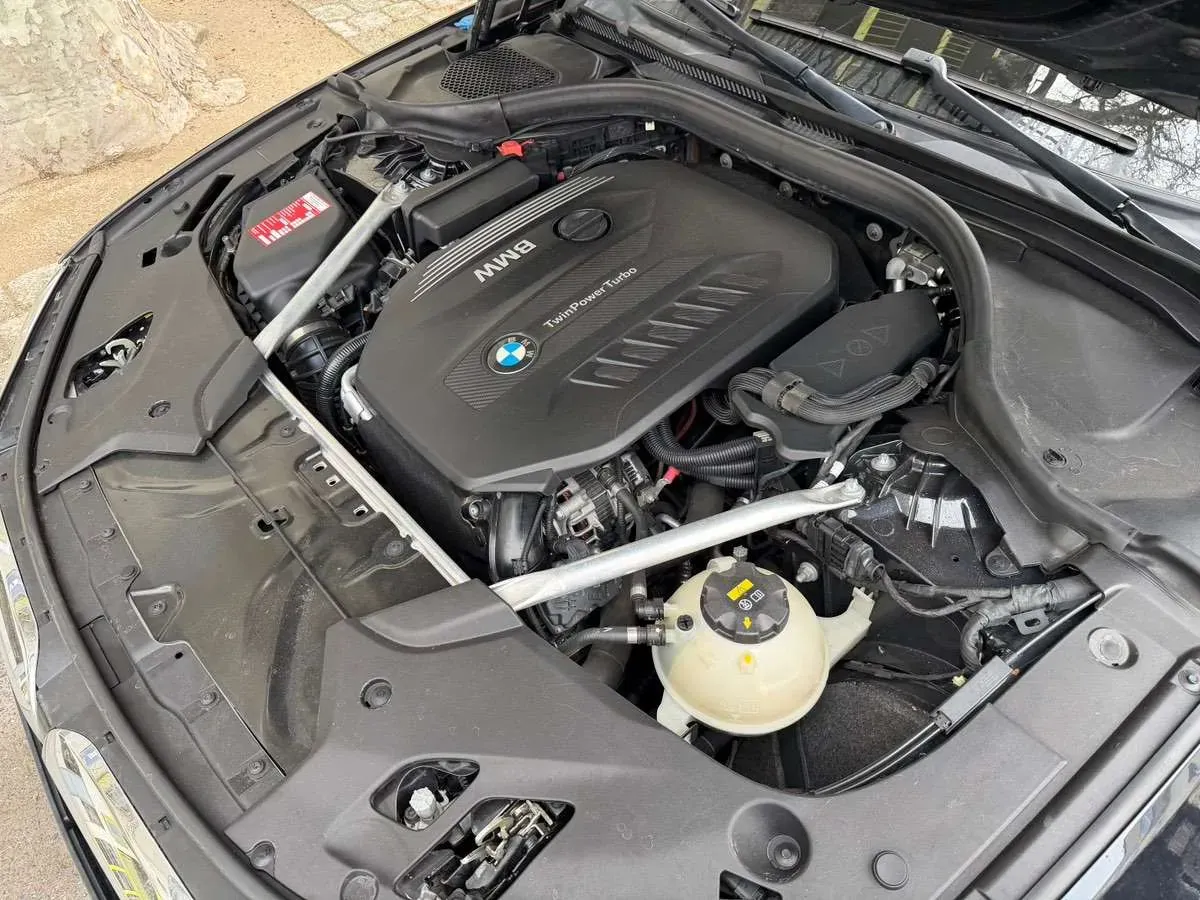 BMW 5 Series 2018 photo 2
