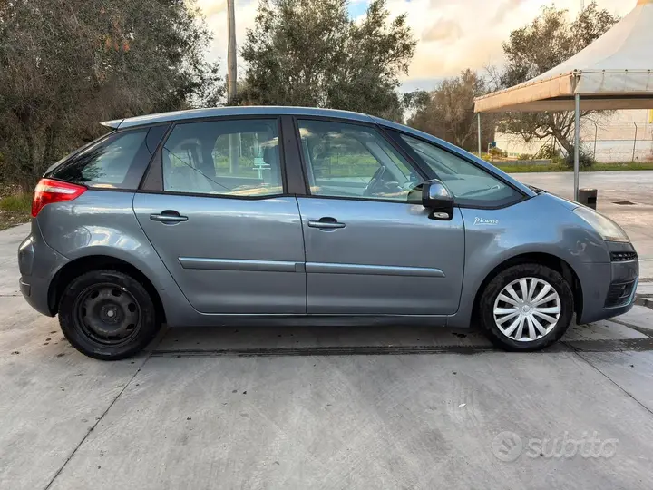 Citroen C4 Picasso 2009 photo 4