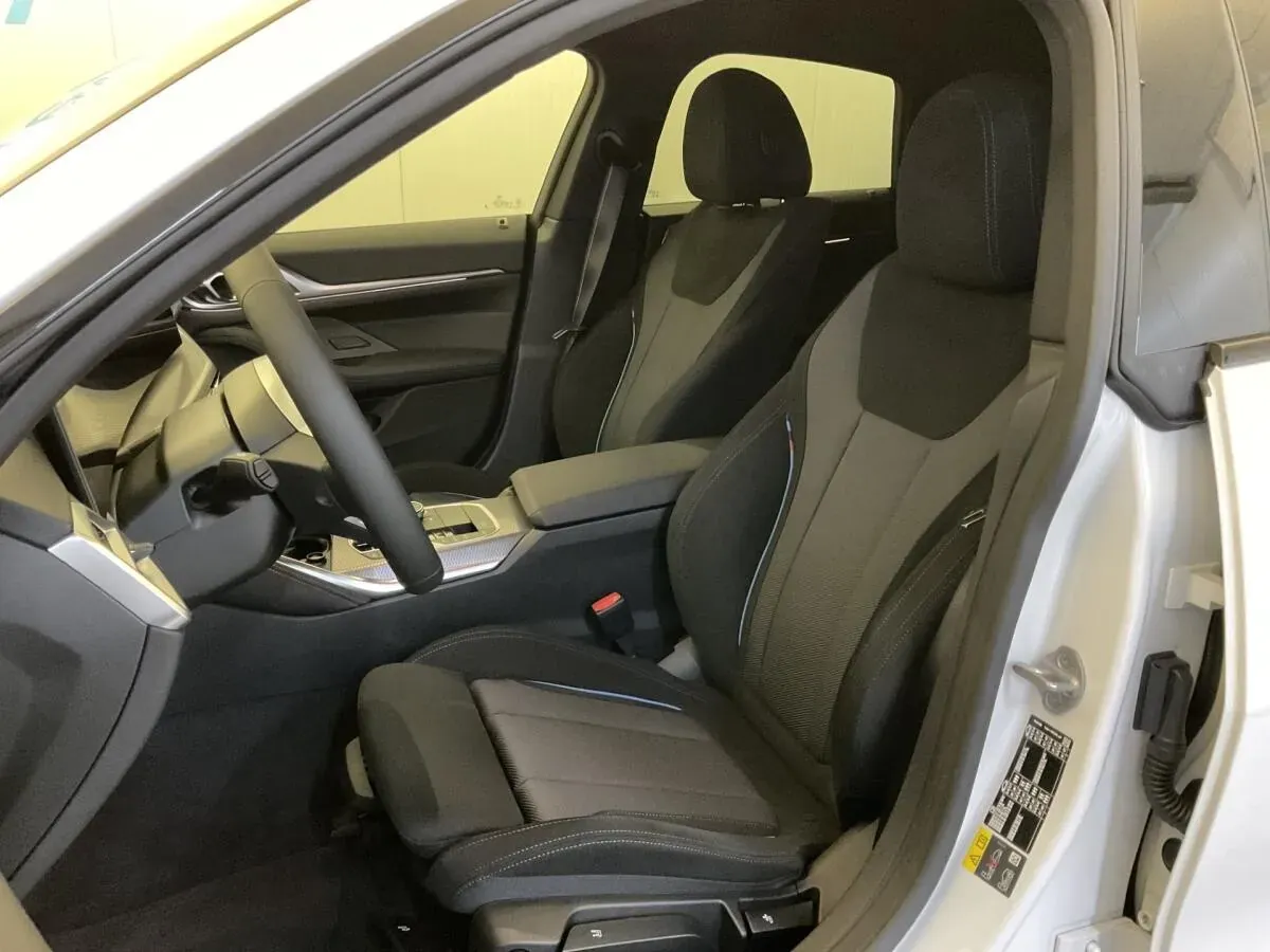 BMW I4 2026 photo 2