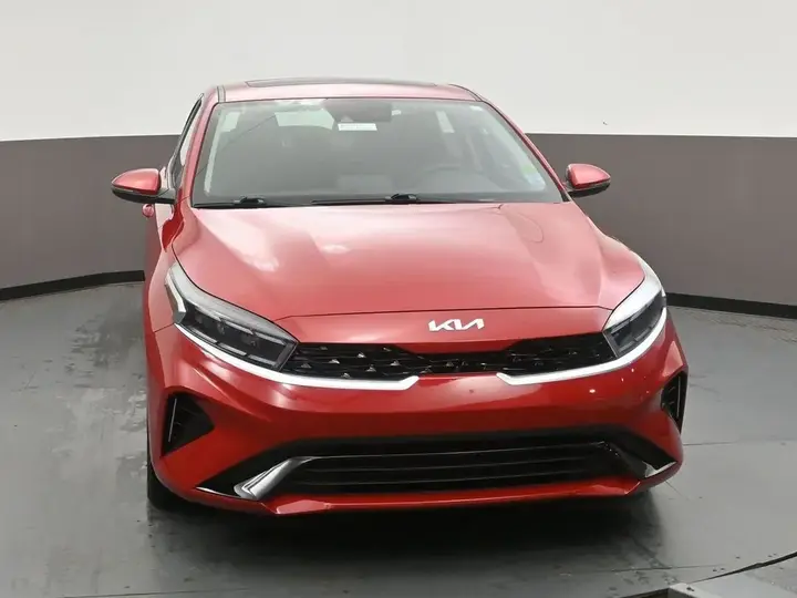 Kia Forte 2023 photo 2
