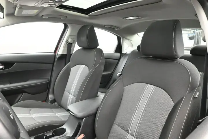 Kia Forte 2023 photo 4