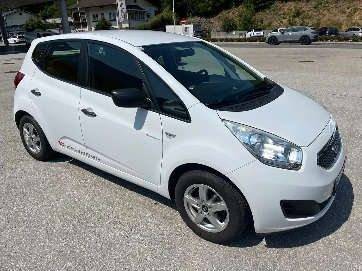 Kia Venga 2010 photo 2
