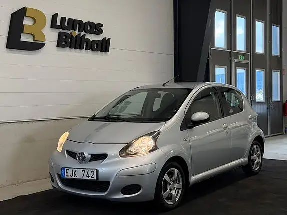 Toyota Aygo 2010 photo 2