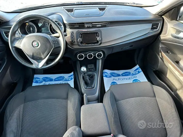 Alfa Romeo Giulietta 2016 photo 2