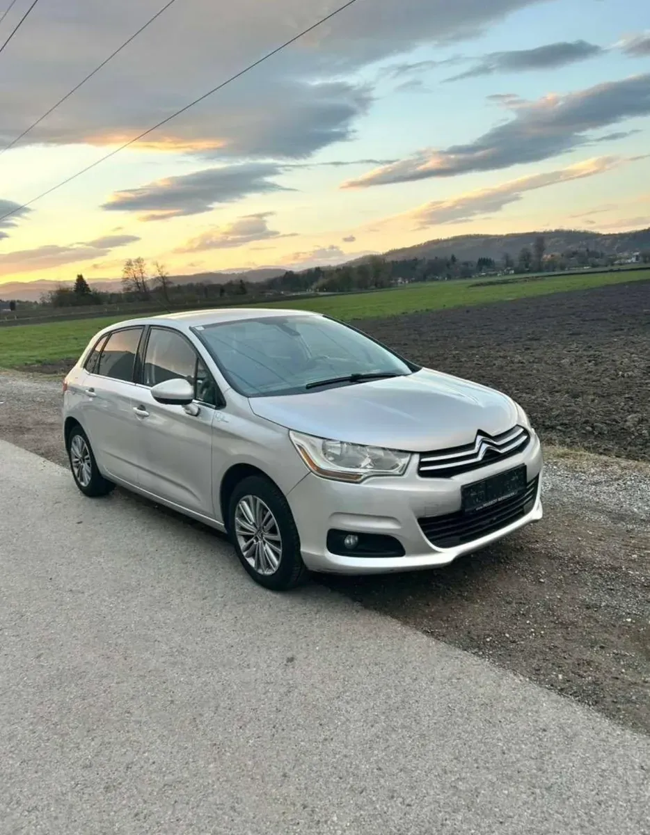 Citroen C4 2011 photo 3