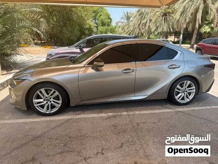 Lexus Is 300 2023 photo 4