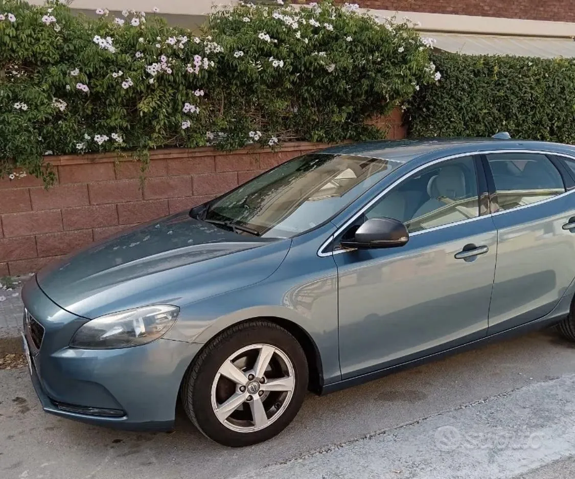 Volvo V40 2014 photo 2