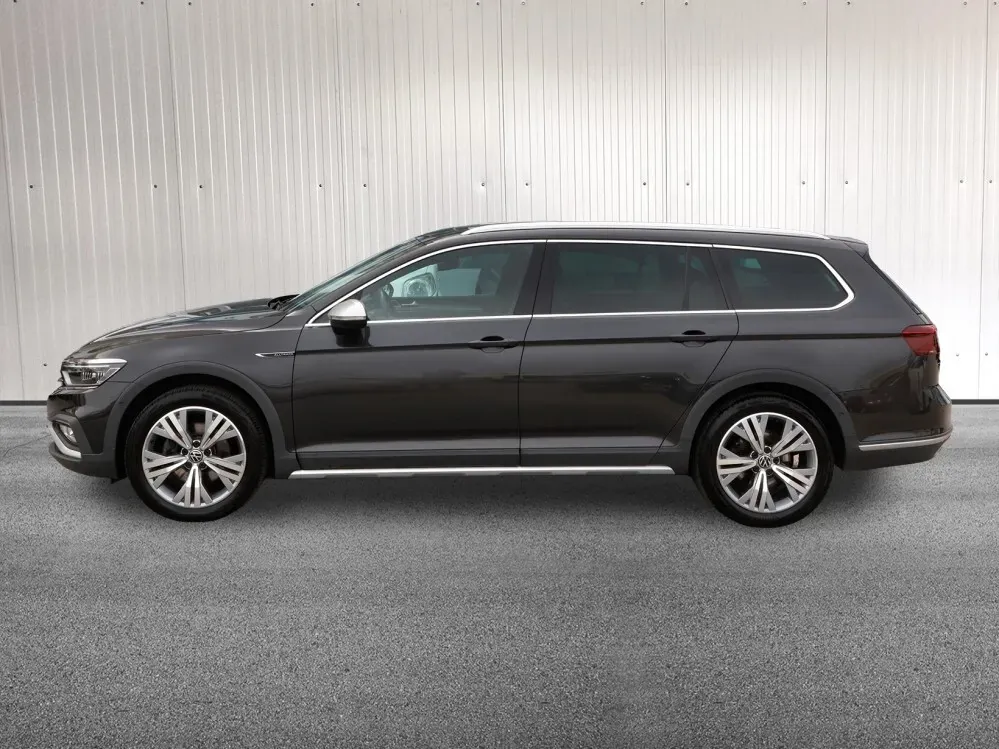 Volkswagen Passat 2022 photo 3