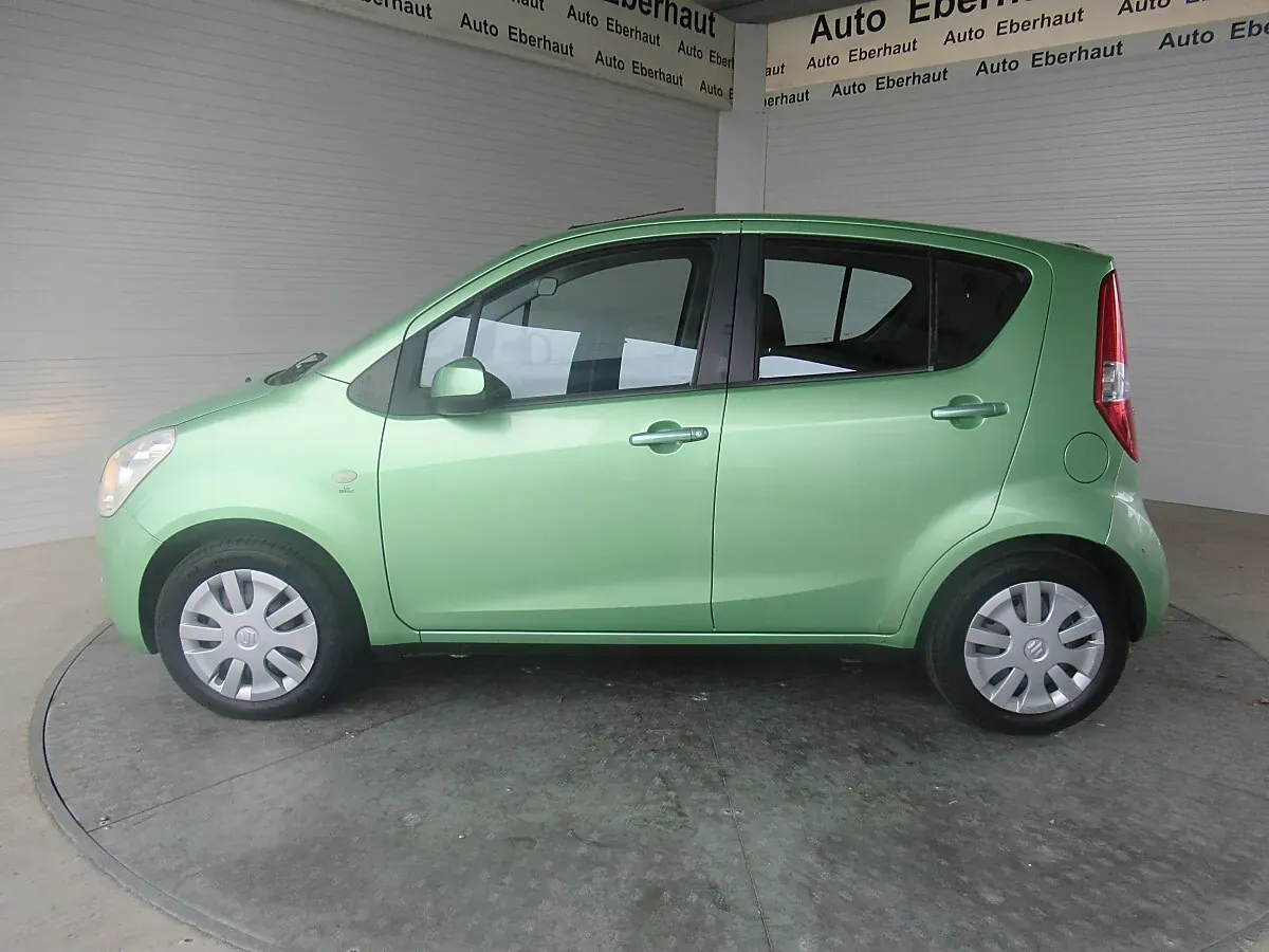 Suzuki Splash 2010 photo 2