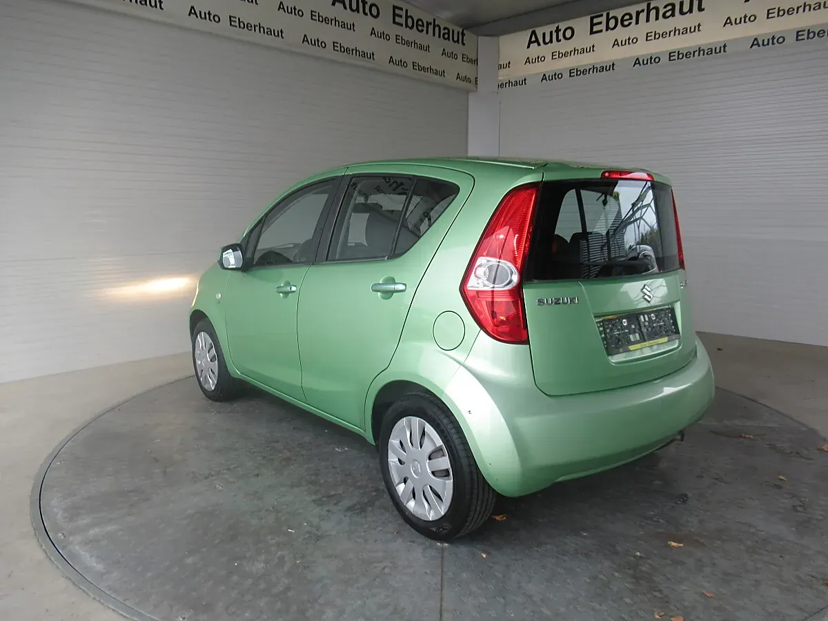 Suzuki Splash 2010 photo 3