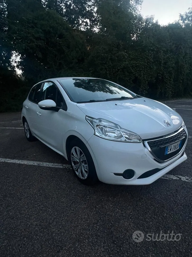 Peugeot 208 2014 photo 5
