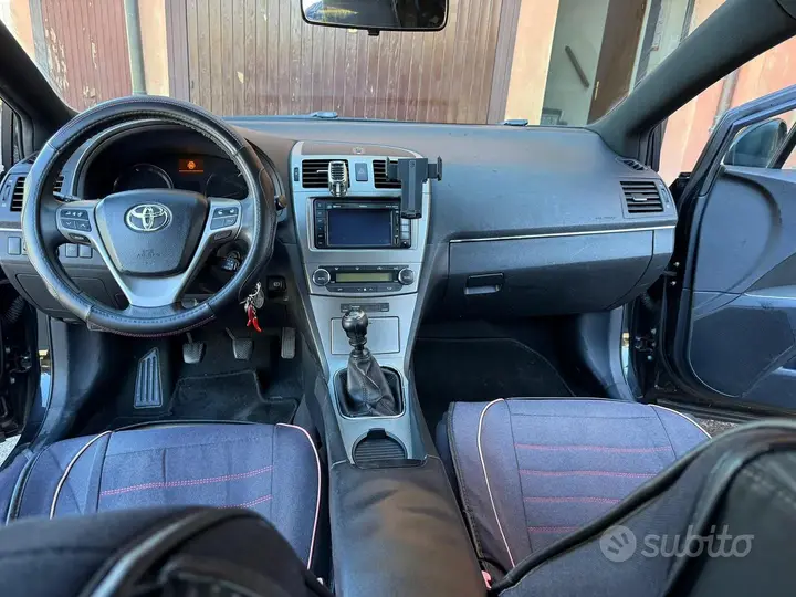 Toyota Avensis 2011 photo 5