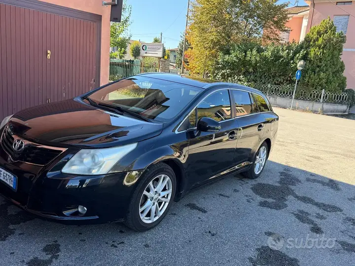 Toyota Avensis 2011 photo 4