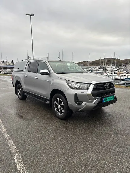 Toyota Hilux 2021 photo 2