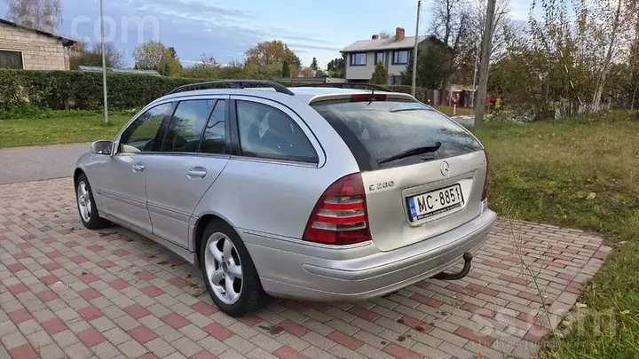 Mercedes-Benz C200 2004 photo 4