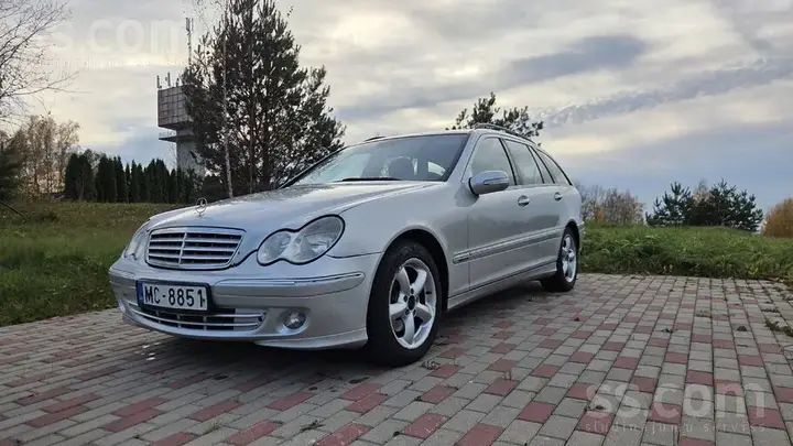 Mercedes-Benz C200 2004 photo 2