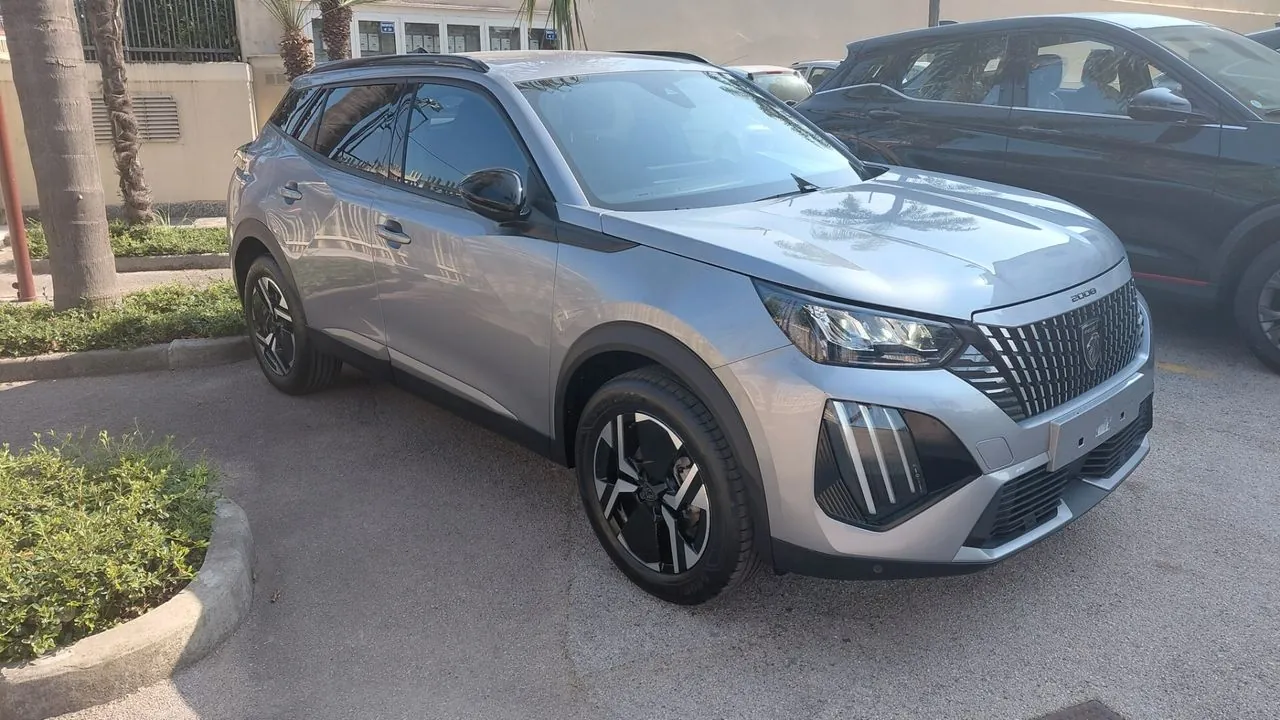 Peugeot 2008 2024 photo 3