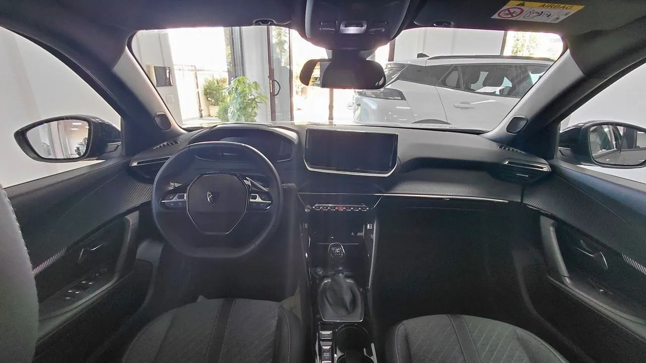 Peugeot 2008 2024 photo 5