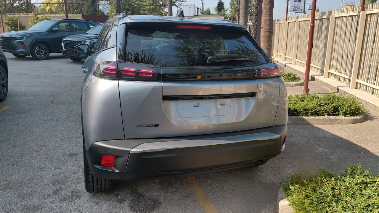 Peugeot 2008 2024 photo 4