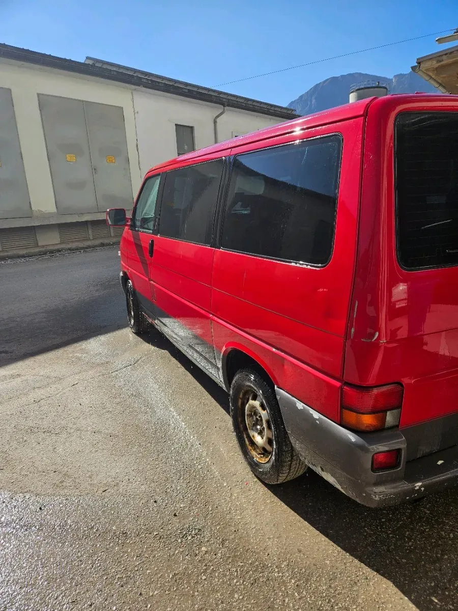 Volkswagen T4 1998 photo 3