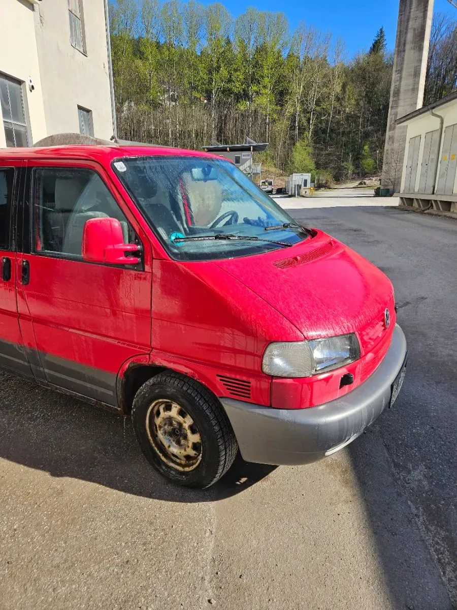 Volkswagen T4 1998 photo 2