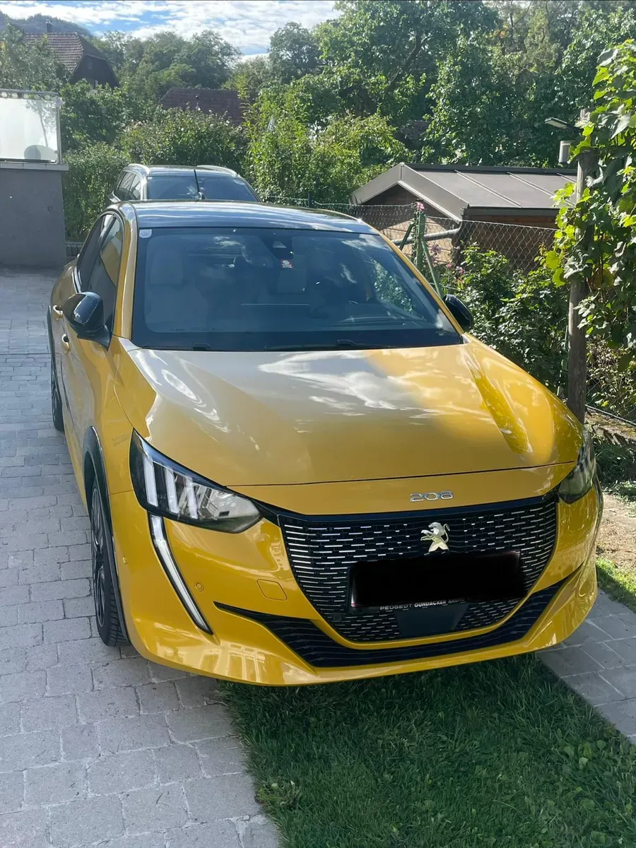 Peugeot 208 2021 photo 2
