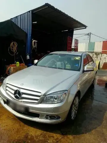 Mercedes-Benz C200