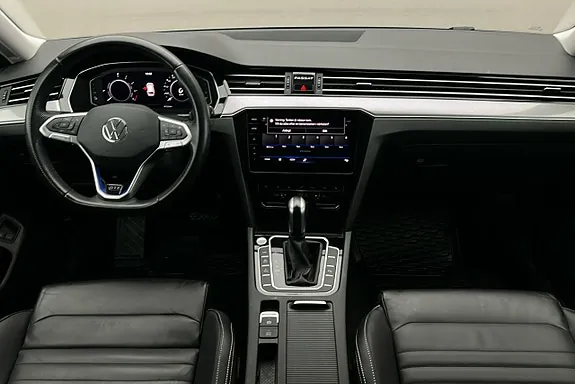 Volkswagen Passat 2023 photo 3