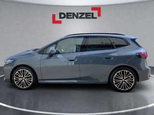 BMW 2 Series photo 2