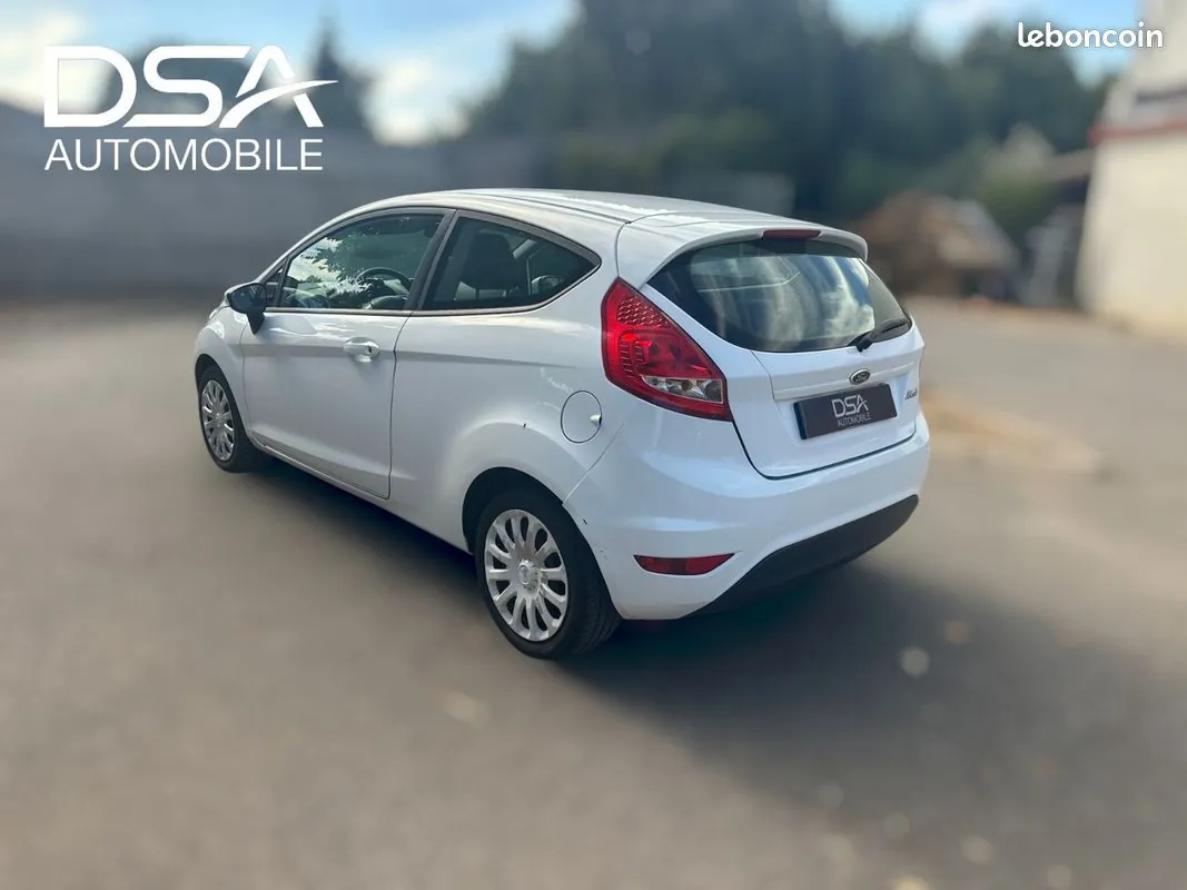 Ford Fiesta 2012 photo 3
