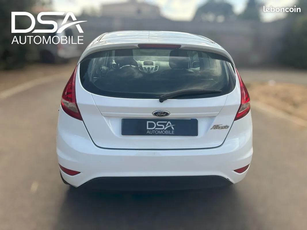 Ford Fiesta 2012 photo 4