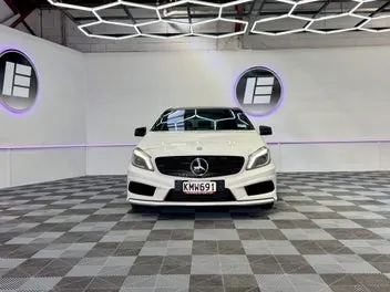 Mercedes-Benz A 200 2013 photo 3
