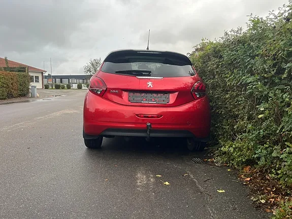 Peugeot 208 2019 photo 3