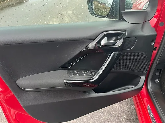 Peugeot 208 2019 photo 5