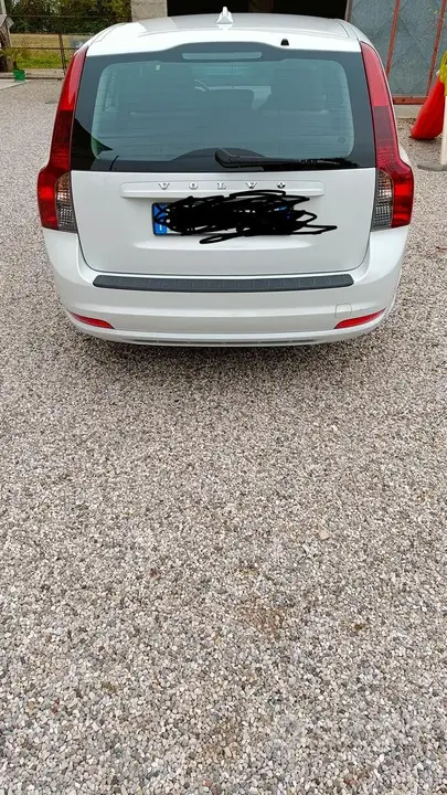 Volvo V50 2010 photo 3