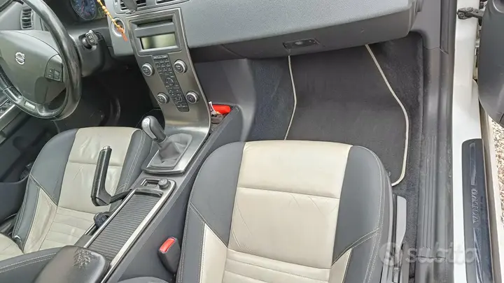 Volvo V50 2010 photo 4