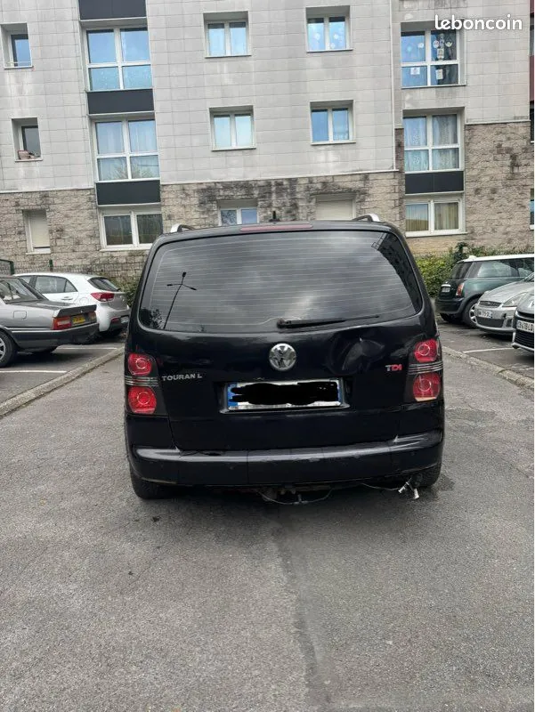 Volkswagen Touran 2008 photo 3